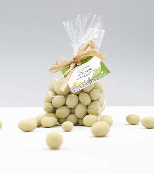 Pistachebonen omhuld met witte chocolade Enveloppe met schilfers 150g